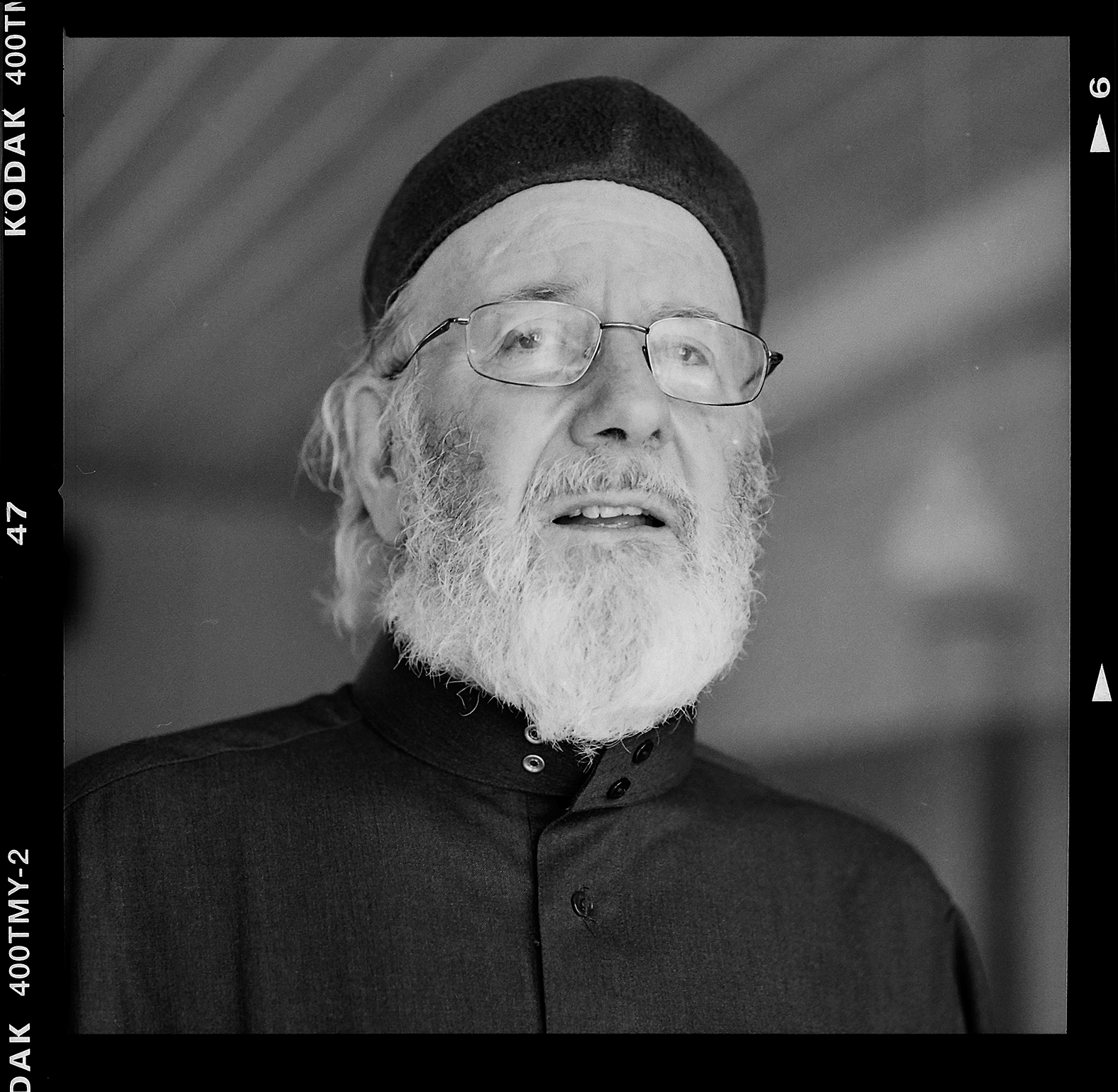 Imamen Abd al Haqq Kielan. Foto: Mikael Andersson, 2016-06-23, Hasselblad 500 CM, 150mm, f4-1/30sek.